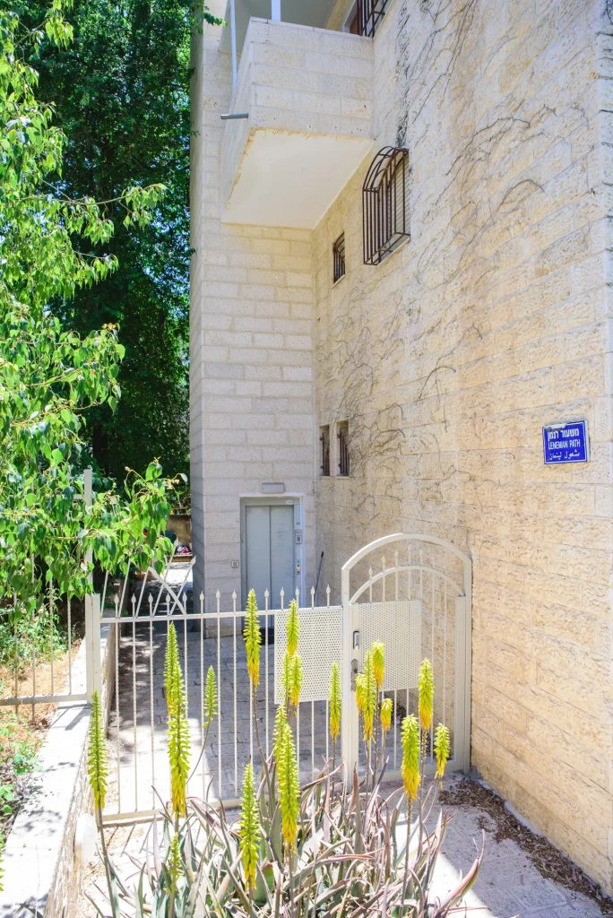 דן 23 — תמונה 2